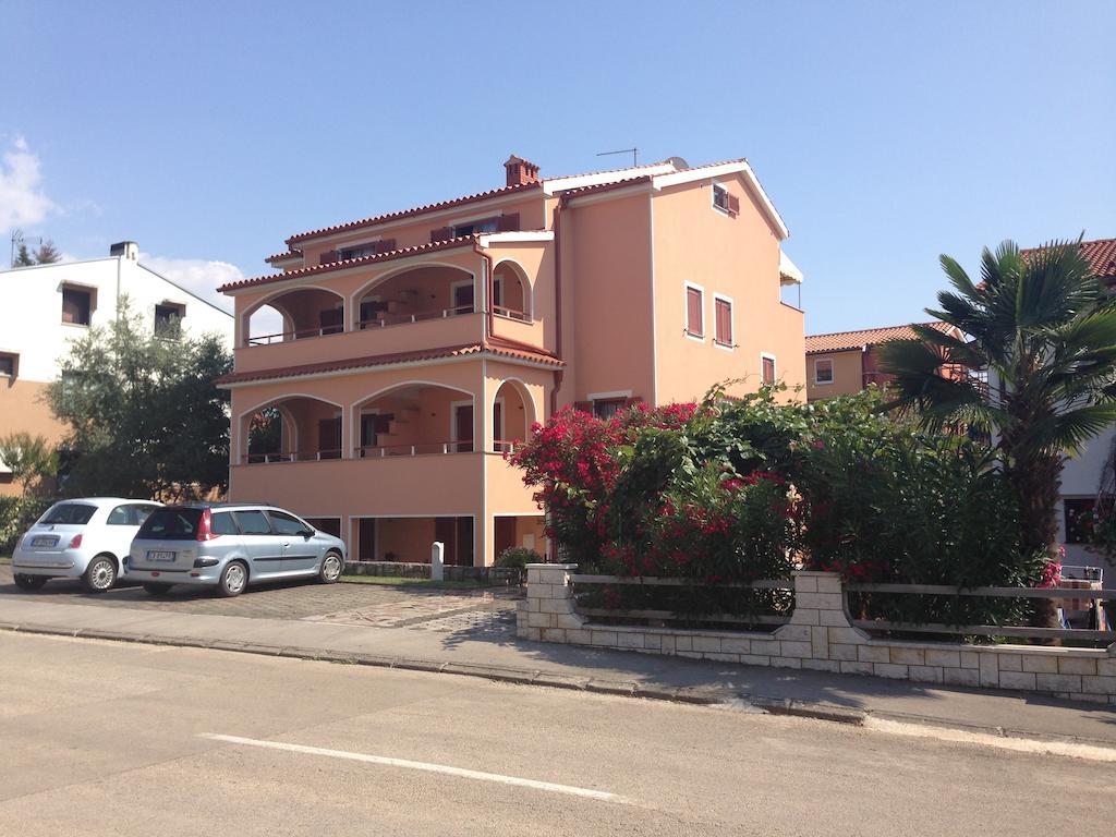 Apartments Zdjelar Poreč Kültér fotó